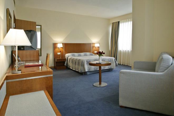 Husa Moncloa Madrid Exterior photo