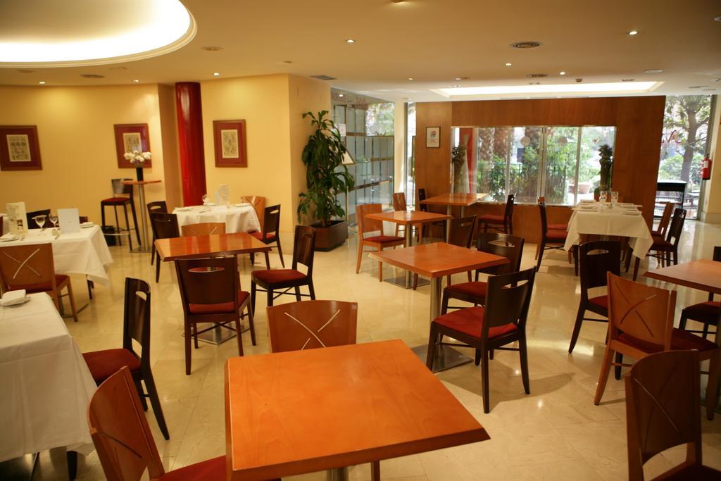 Husa Moncloa Madrid Exterior photo